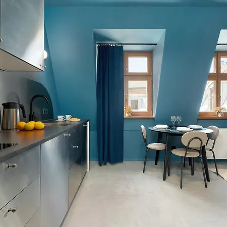 Modern With Air Conditioning Close To The Centre By Renters Prestige Apartment