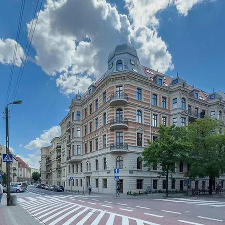 Modern With Air Conditioning Close To The Centre By Renters Prestige * Posen