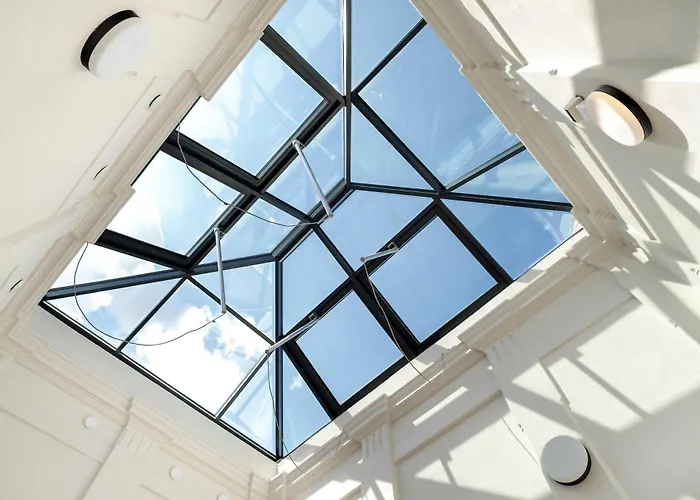 Apartment Modern With Air Conditioning Close To The Centre By Renters Prestige