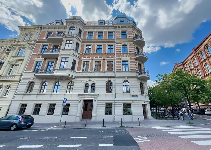 Modern With Air Conditioning Close To The Centre By Renters Prestige Apartment Posen