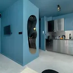 Modern With Air Conditioning Close To The Centre By Renters Prestige