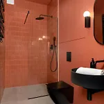 شقة Modern With Air Conditioning Close To The Centre By Renters Prestige *